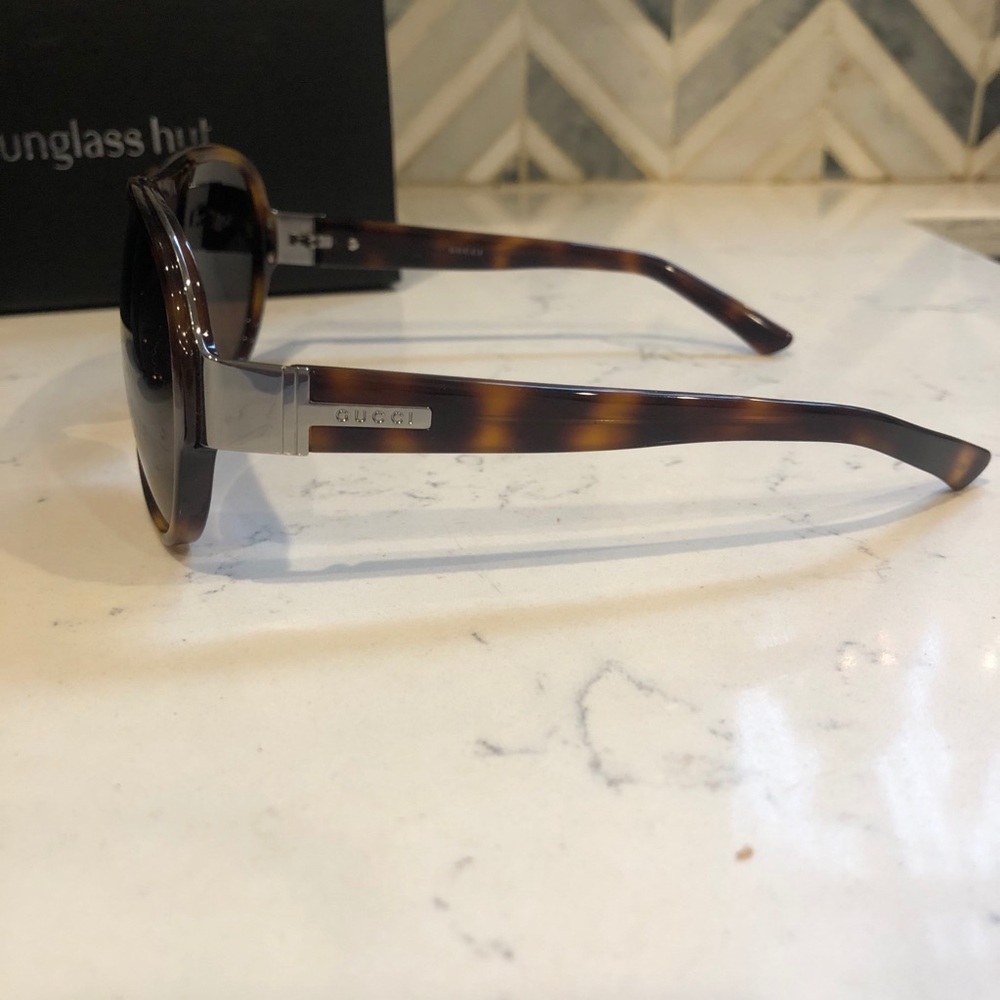 Authentic Gucci sunglasses - Picture 5 of 8